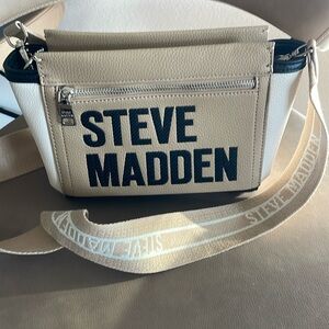 Steve Madden small crossbablg